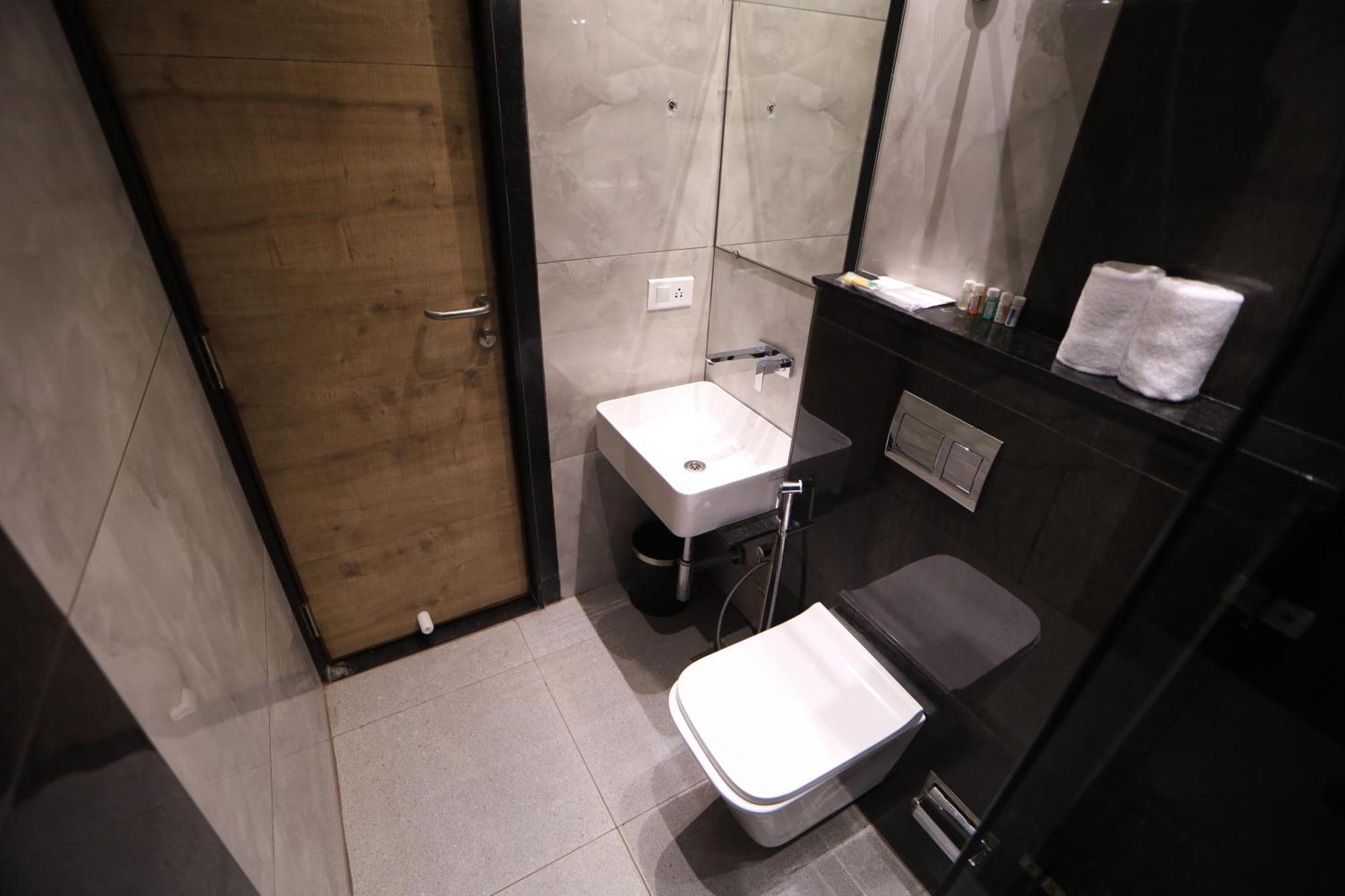 Kings Bury Inn Kumbakonam Ngoại thất bức ảnh