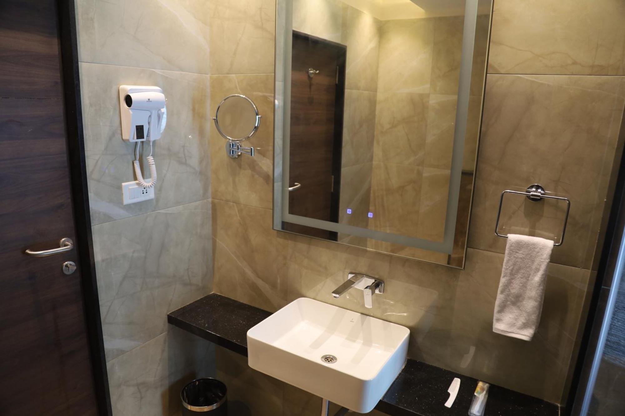 Kings Bury Inn Kumbakonam Ngoại thất bức ảnh