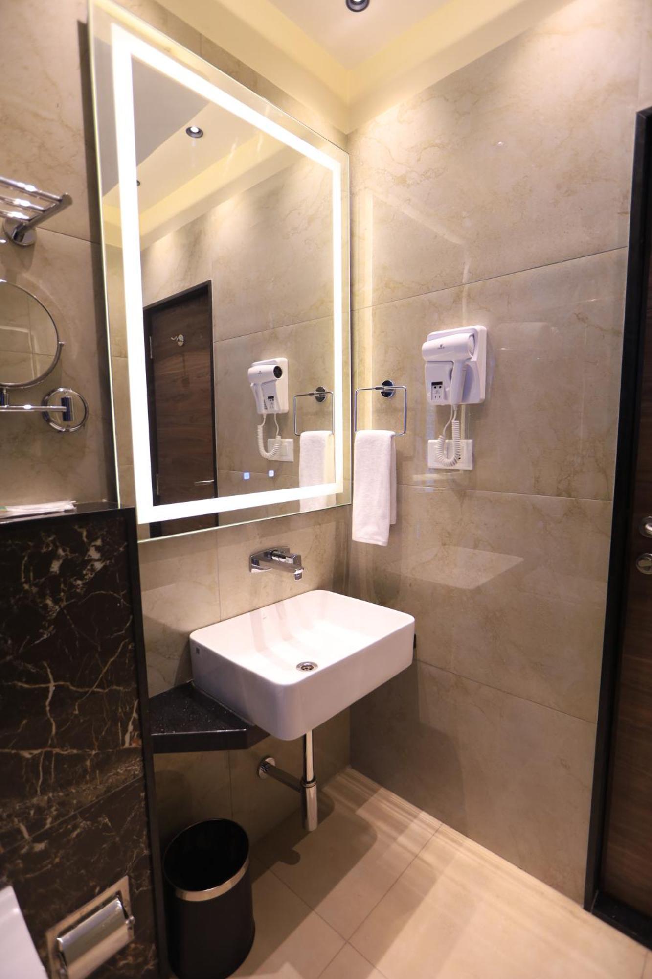 Kings Bury Inn Kumbakonam Ngoại thất bức ảnh