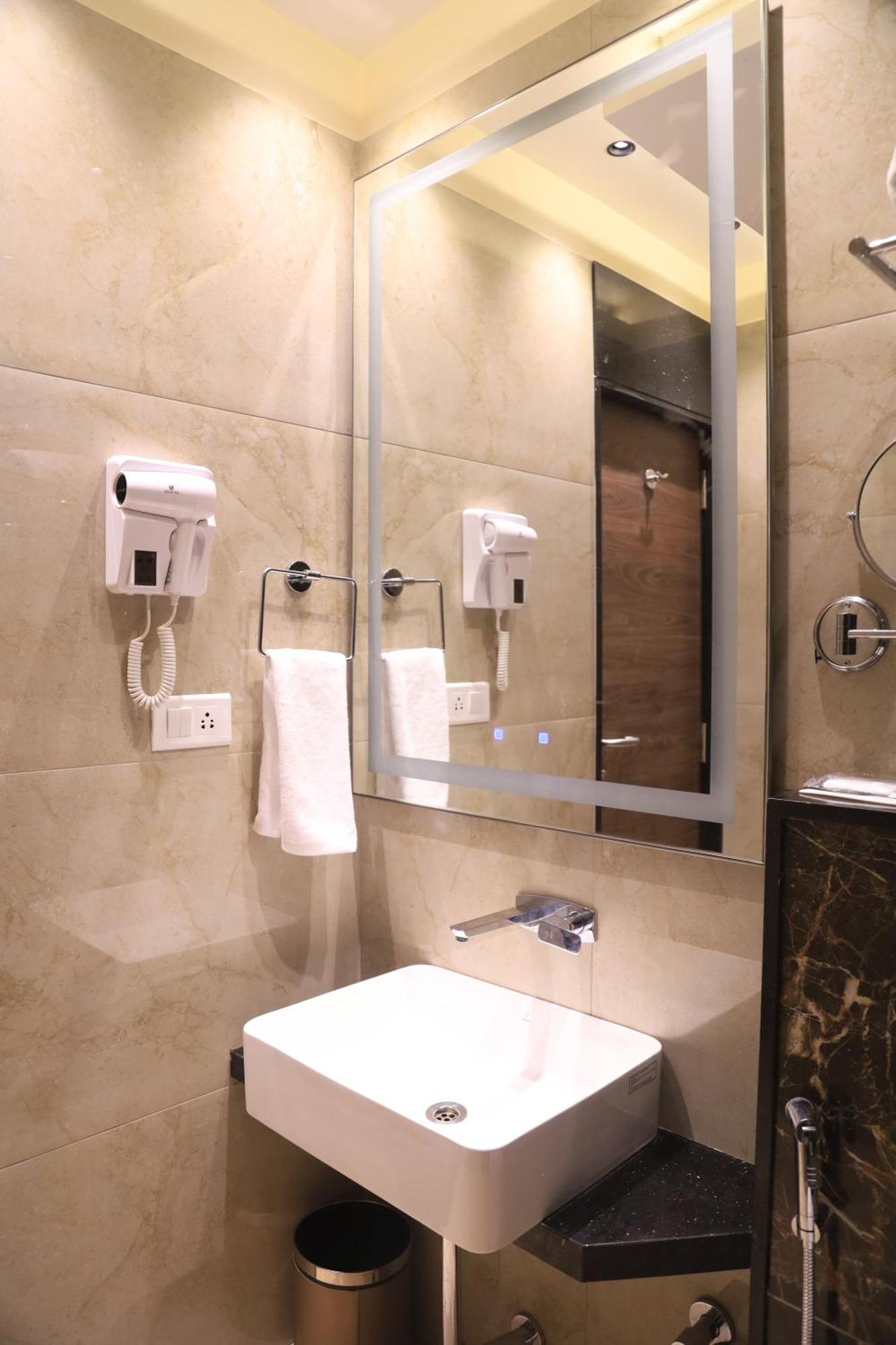 Kings Bury Inn Kumbakonam Ngoại thất bức ảnh