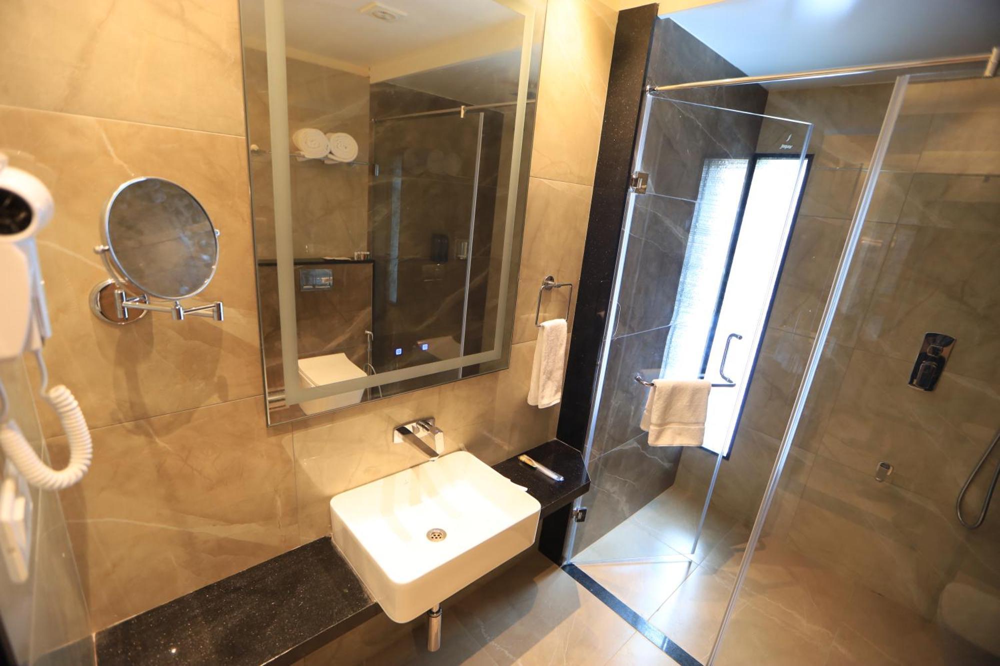 Kings Bury Inn Kumbakonam Ngoại thất bức ảnh